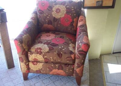 EGF 118 Floral pattern chair