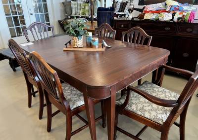 Table and 6 chairs $349.99